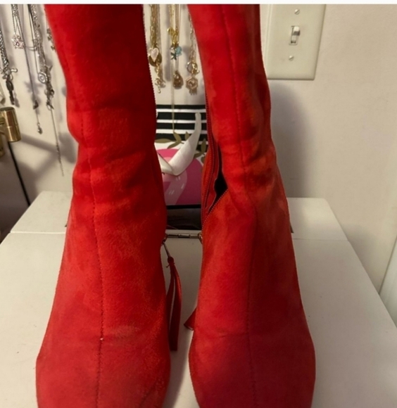 🍁🍂Like new Lucita size 9 red velvet diamond embellished heels - Picture 3 of 6